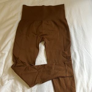 SET Active High-Waist Seamless Leggings in Brown